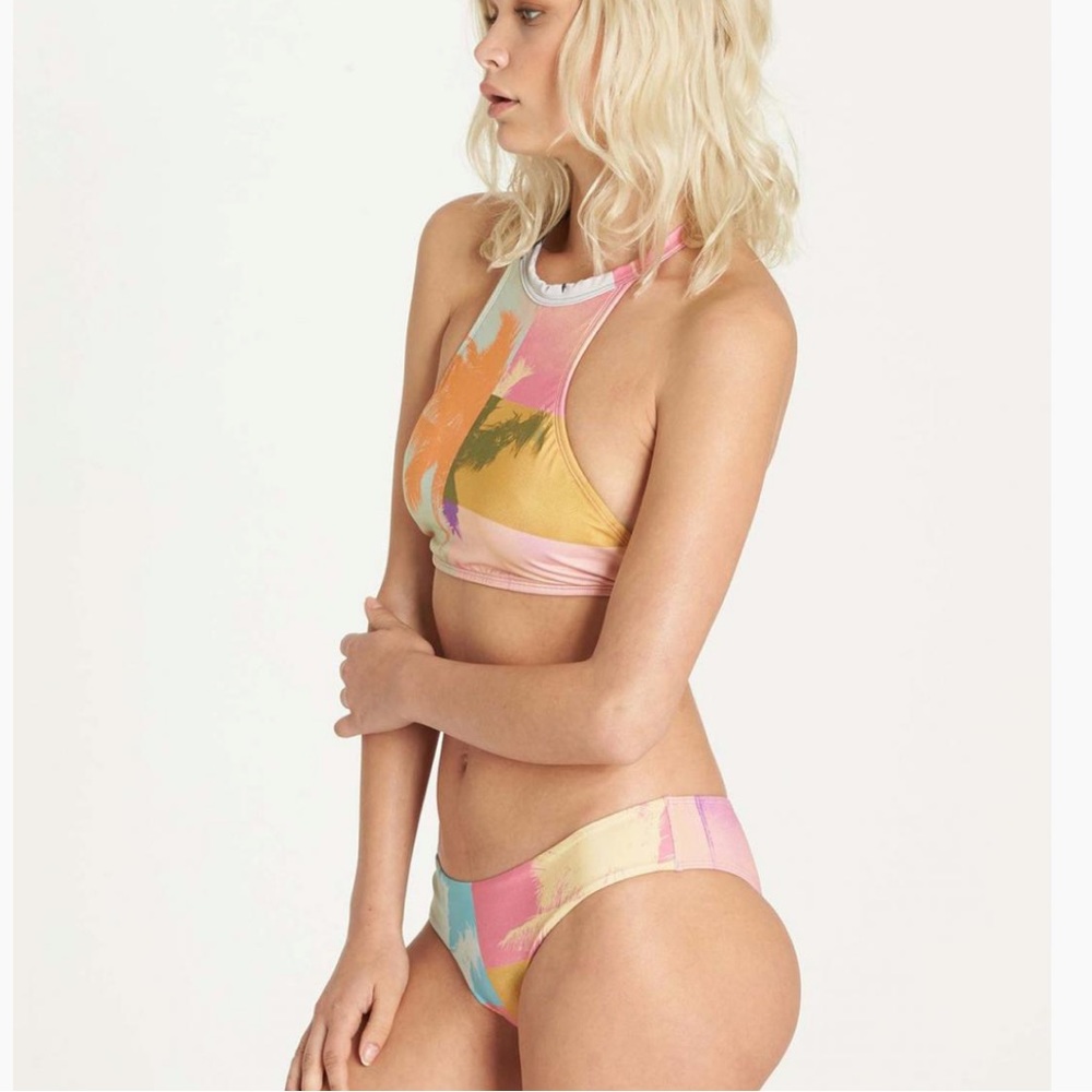 NWT Billabong WOMENS WARHOLSURF HAWAII MULTI bikini TOP high neck medium